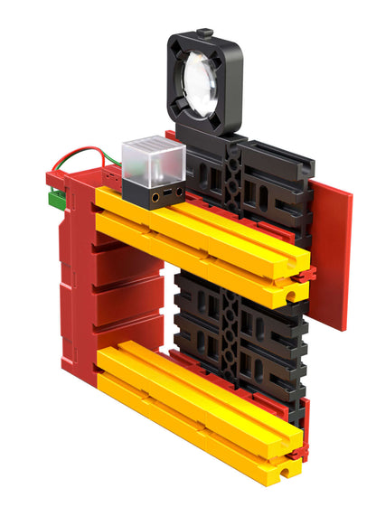 Detailed image of a CLASS SET Optics model for primary school, demonstrating basic optics principles in an engaging way.